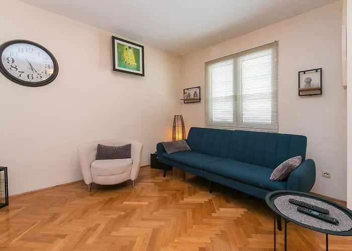 Apartmán With Parking Space - 19637 Makarská